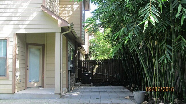 Photo - 5202 Brinkman Ct