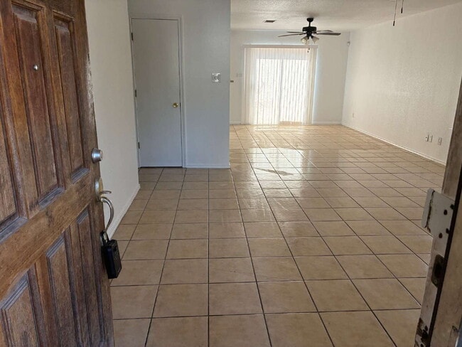 8803 Mission Top