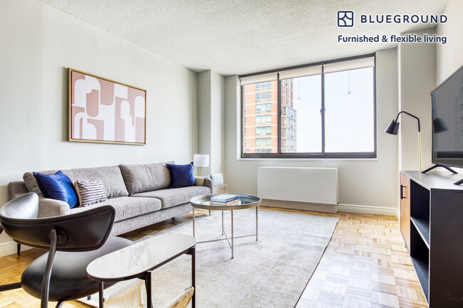 Building Photo - 225 E 95th St Rental