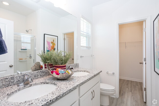 3BR, 2.5BA - Rivers - Master Bathroom