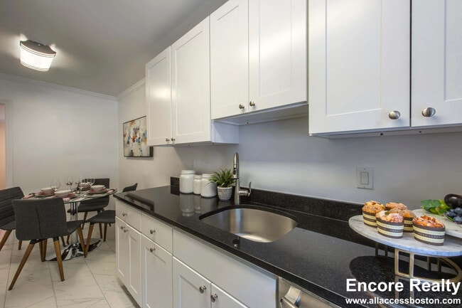 Photo - 75 Saint Paul St