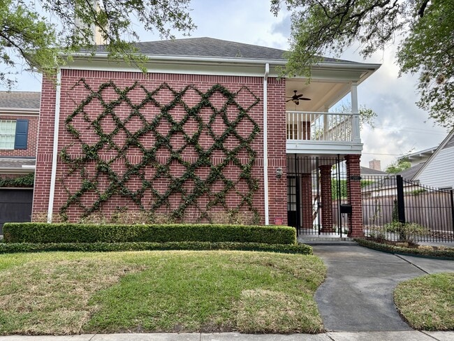 Building Photo - 2915 Quenby Ave