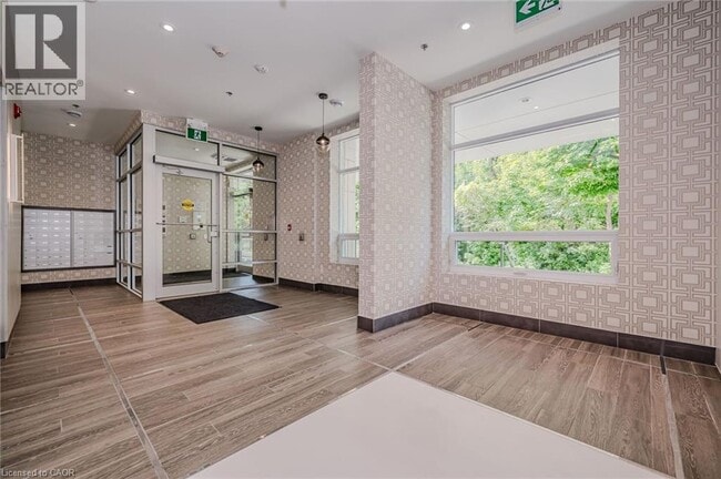 Photo - 479 Charlton Ave E Unit 202