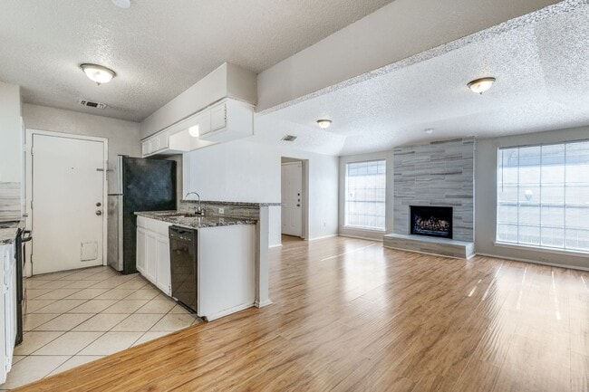 Photo - 7406 Amherst Dr Unit B