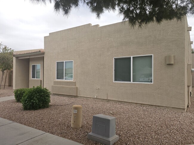 Photo - 2300 E Magma Rd