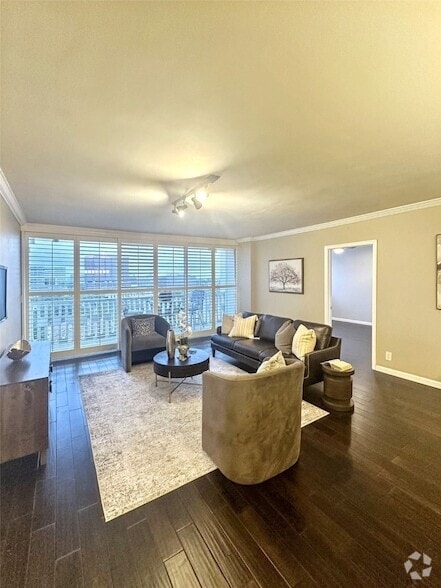 Building Photo - 3701 Turtle Creek Blvd Unit 11 Rental