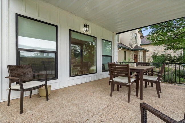 Photo - 307 Hurst Creek Rd