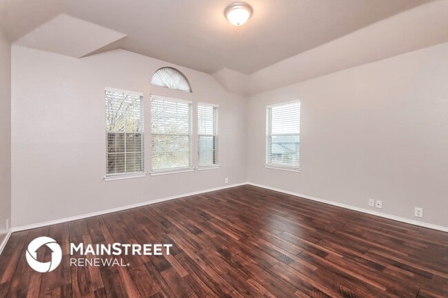 Photo - 520 Welch Dr