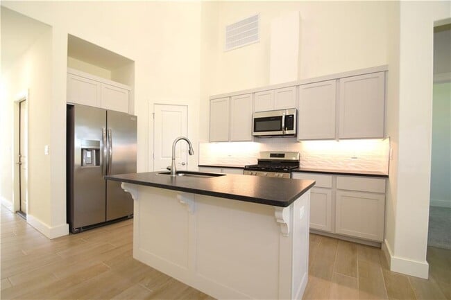 Photo - 460 Azurite Rd