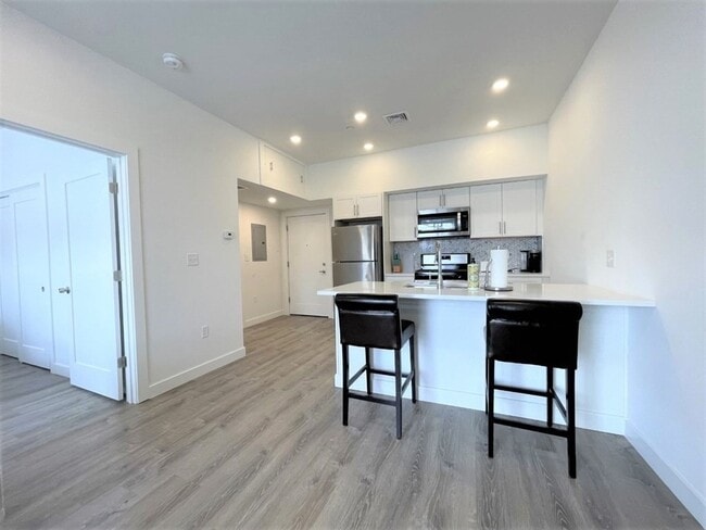 Photo - 302 Broadway Apartment Unit 202