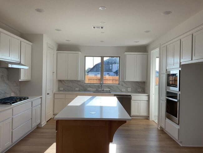 Photo - 29826 Ellwood Ln