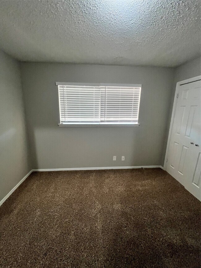 Photo - 22318 Meadowgate Dr