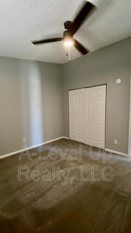 Photo - 417 E Thoroughbred St