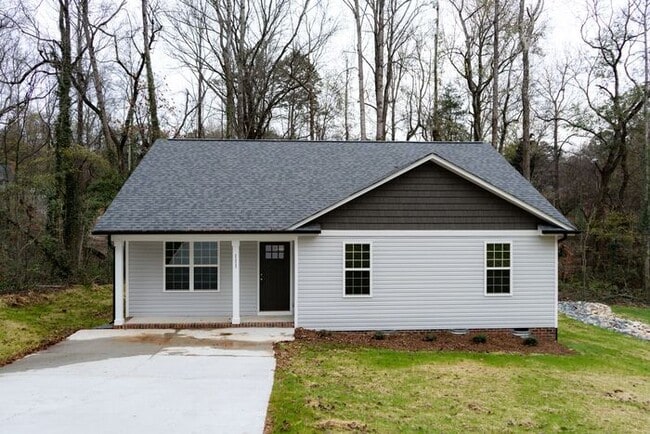 Building Photo - Like new house in nice Concord location!!