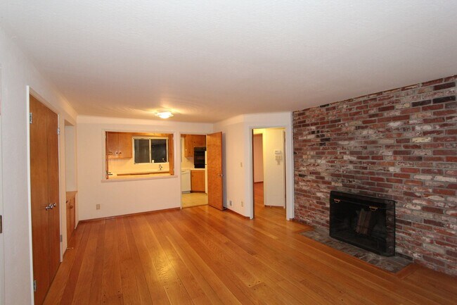 Photo - Contemporary North Berkeley 2 Bedroom Condominium