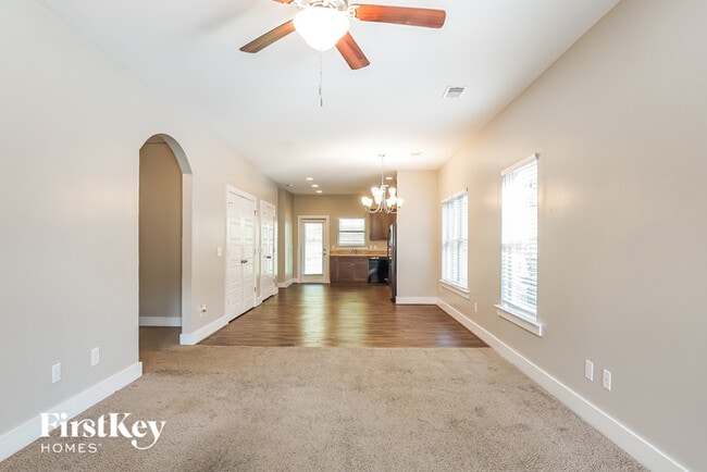 Photo - 5576 Park Side Rd