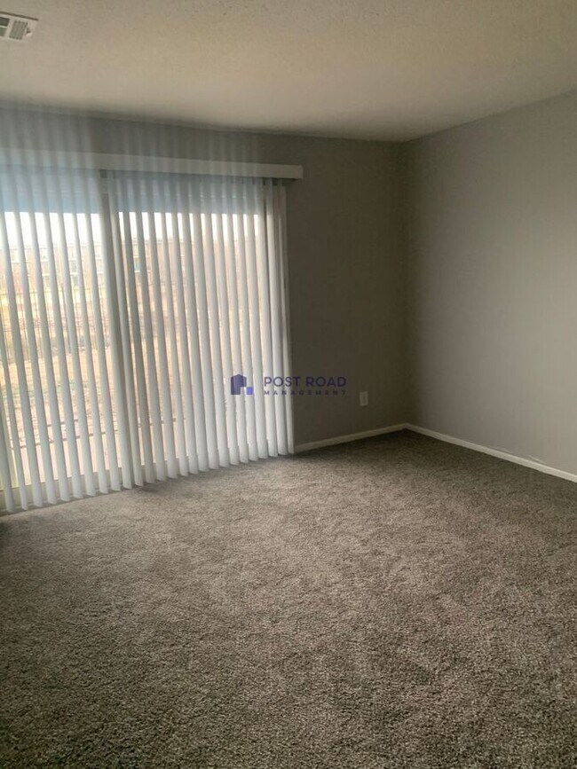 Photo - 515 W 27th St S Unit 102