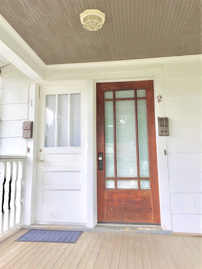 Building Photo - 923 E Hillcrest Dr Unit 2 Rental