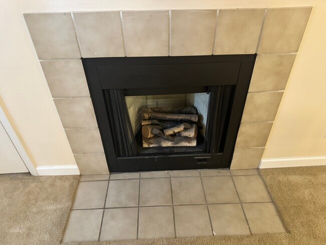 Photo - 360 Lake Ontario Ct Unit 204