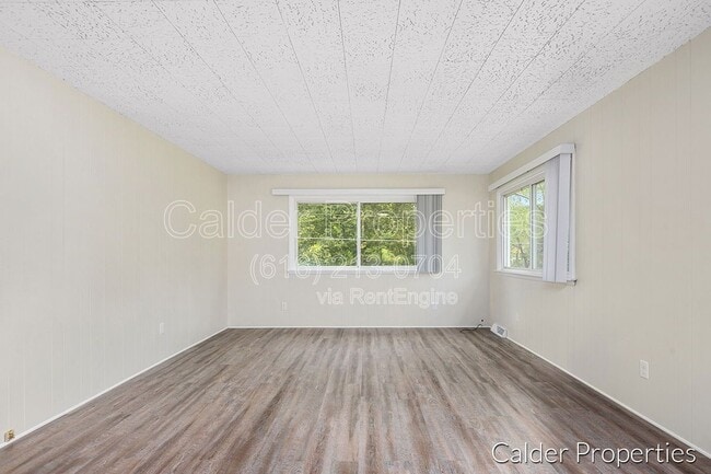 Photo - 6679 Egan Ave SE
