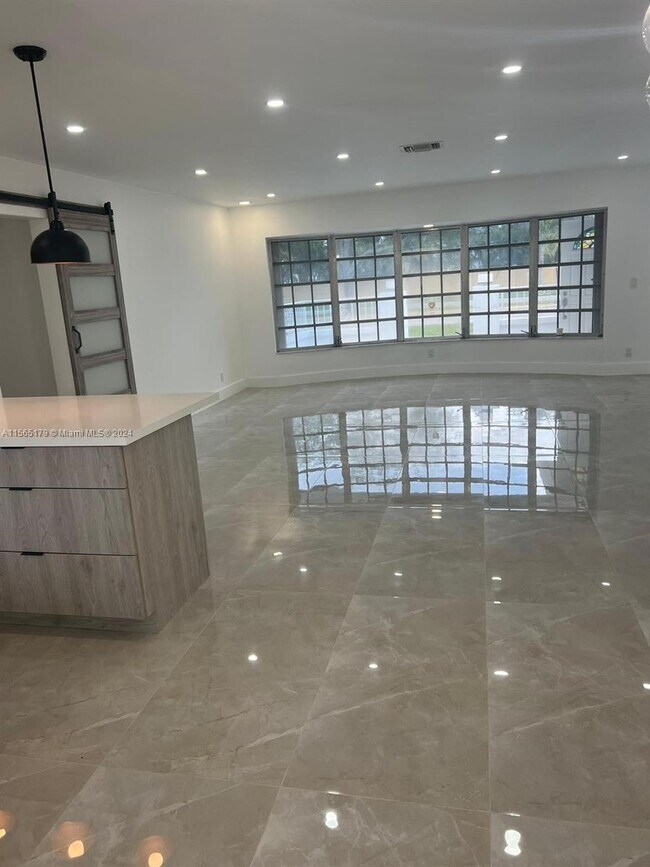 Photo - 3640 N 46th Ave