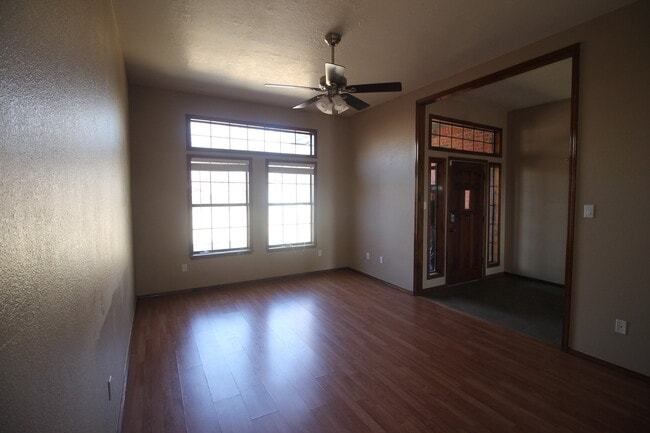 Photo - 308 Wilmington Cir