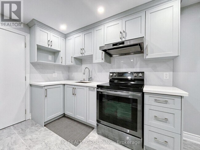 Photo - 310 Hammersly Blvd