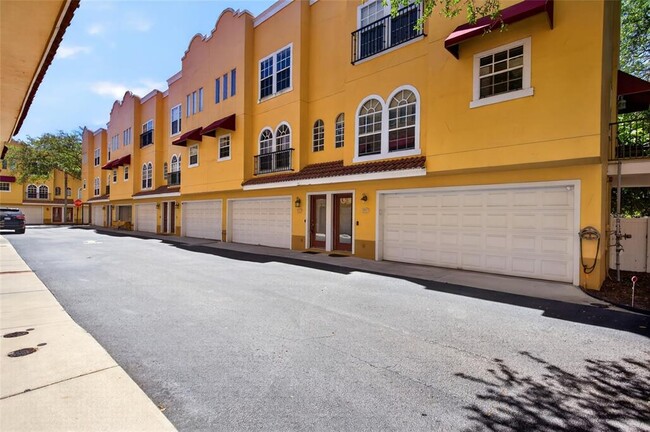 Building Photo - 3322 Las Campos Pl