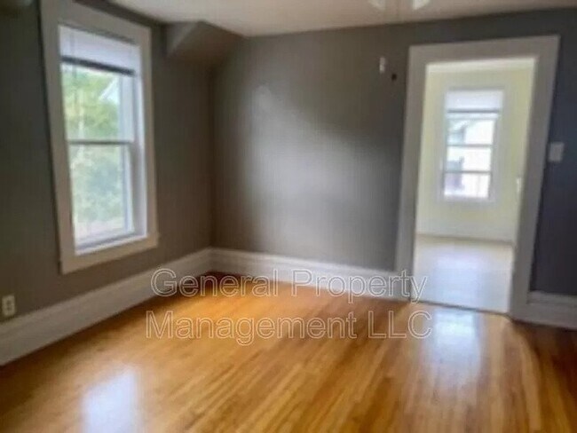 Photo - 2 bed 1 bath upstairs duplex for rent October 1st