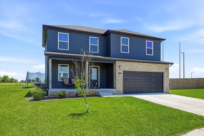 Photo - 4 Bedroom | 2.5 Bathroom | 2 Car Garage | Republic MO | Fenced in back yard!