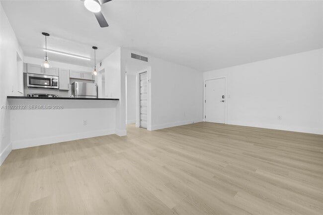 Photo - 12101 NE 6th Ave Unidad 6