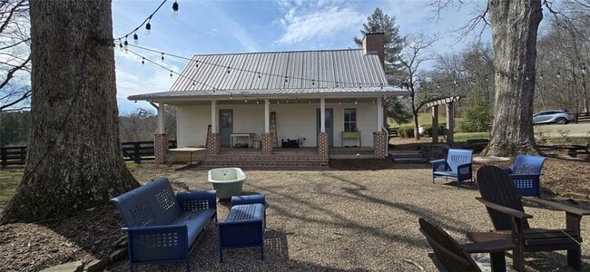 Building Photo - 812 Bessie Ln