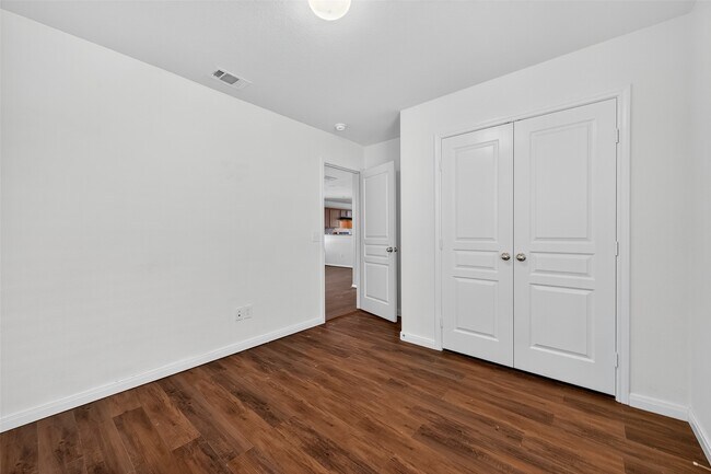 Building Photo - 2730 Skyview Silver Dr