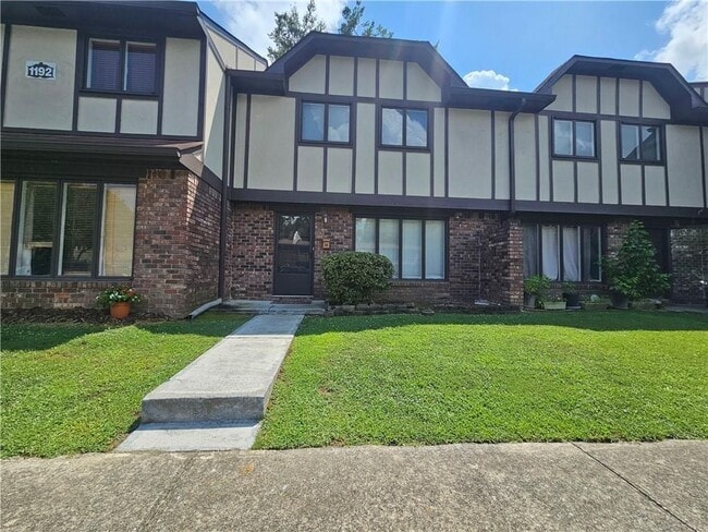Building Photo - 1192 Ashborough Dr