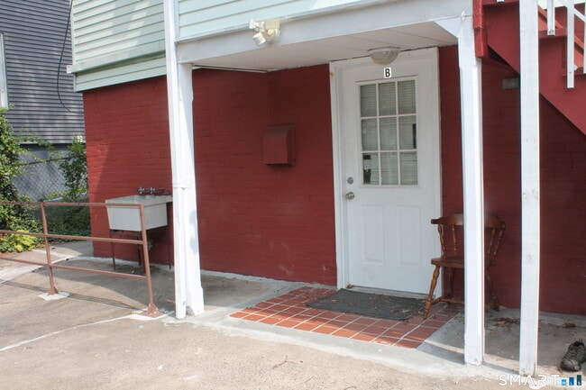 Building Photo - 209 S Orchard St