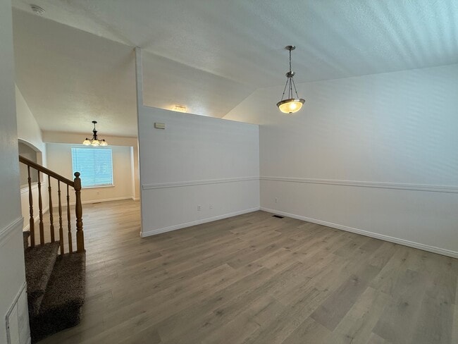 Photo - 845 Apple Grove Ln