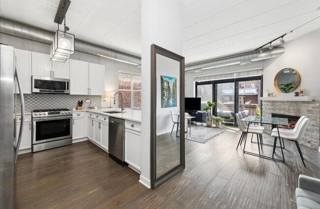 Photo - 1155 W Madison St Unit Apt 312