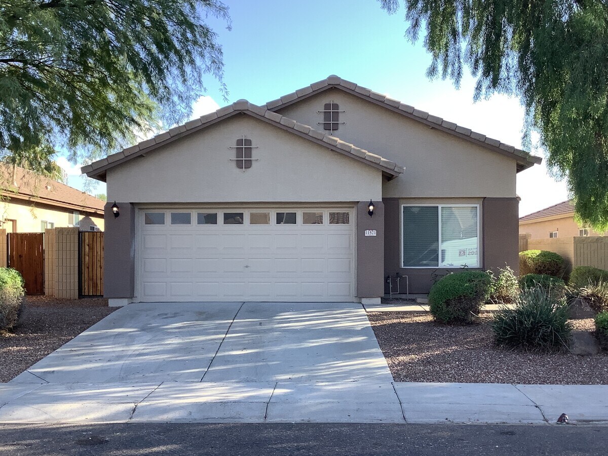 Photo - 11571 W Buchanan St