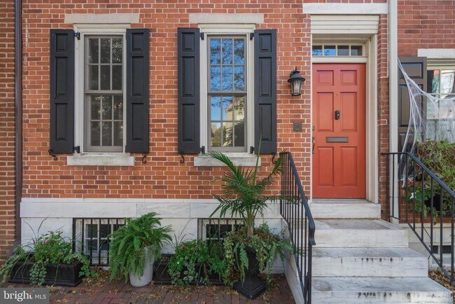 Photo - 220 Delancey St Townhome