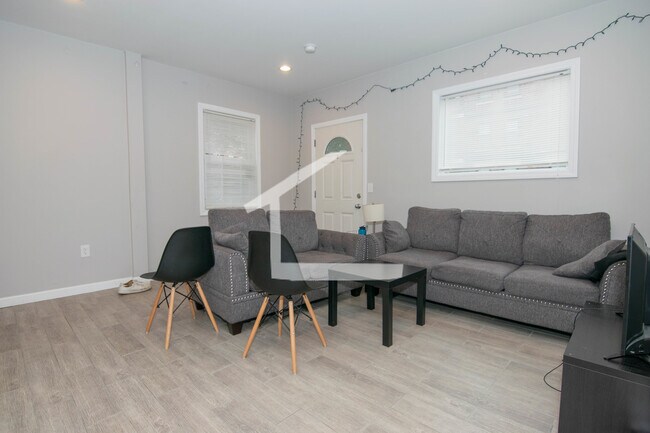 Photo - 115 Glenville Ave Unidad 1