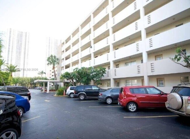 Photo - 220 Kings Point Dr Unidad 509