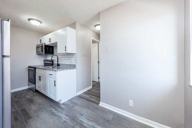 Southgate Kitchen - Southgate Apartments