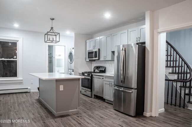 Building Photo - 1076 Fulton St