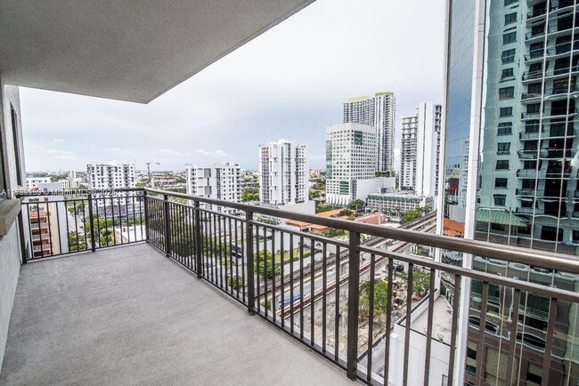 Building Photo - 999 SW 1st Ave Unit 1514 Rental