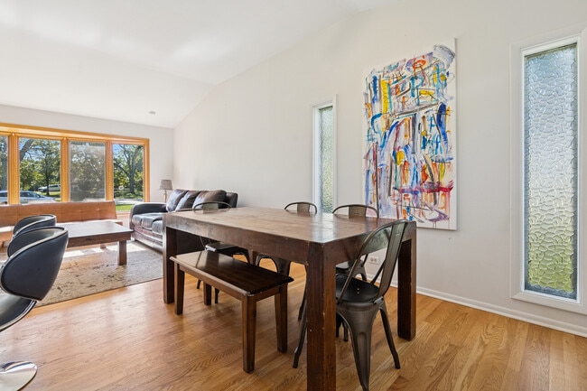 Photo - 1037 Heatherfield Ln