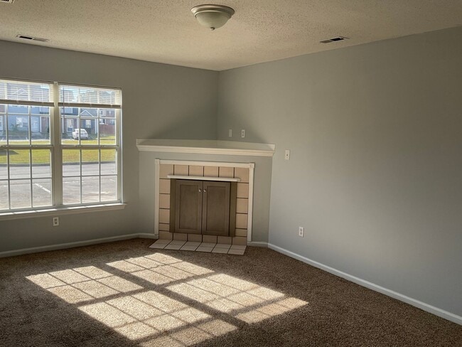 109 Fairwood Ct
