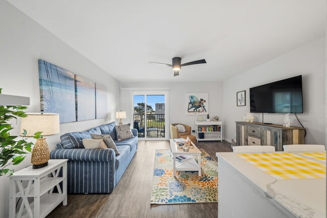 Building Photo - 200 Lake Park Blvd S Unit Carolina’s Ocean Playground
