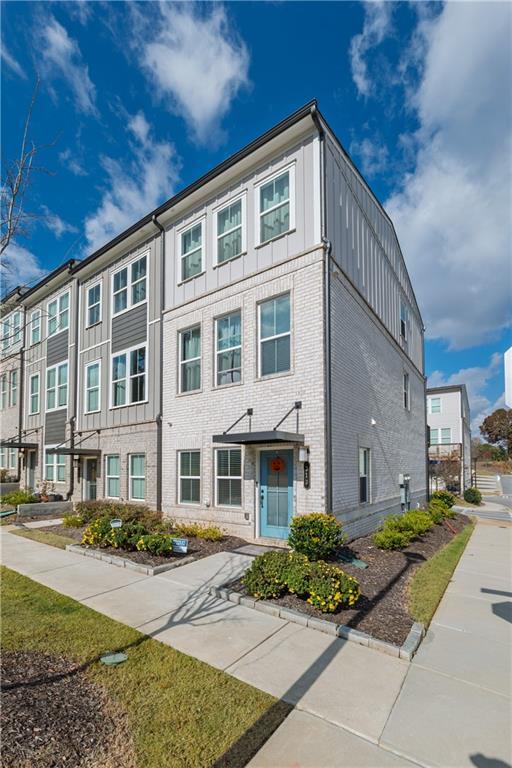 Photo - 313 Skylar Way SE