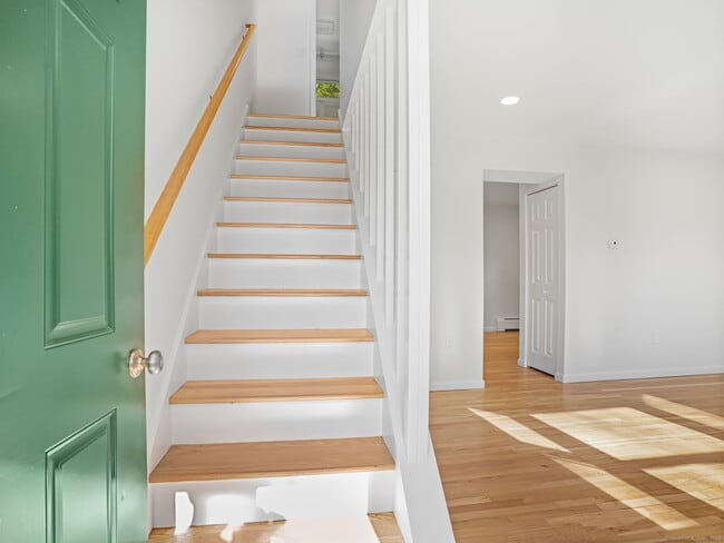 Photo - 240 Sunnyridge Ave Unit APT 93