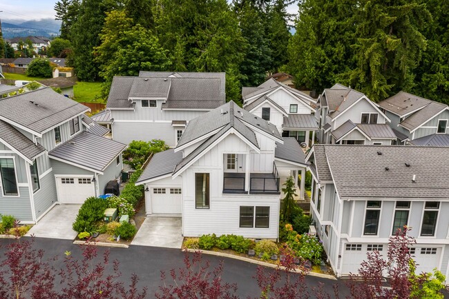 Photo - Modern Sammamish Cottage – Light-Filled Living in a Prime Plateau Location